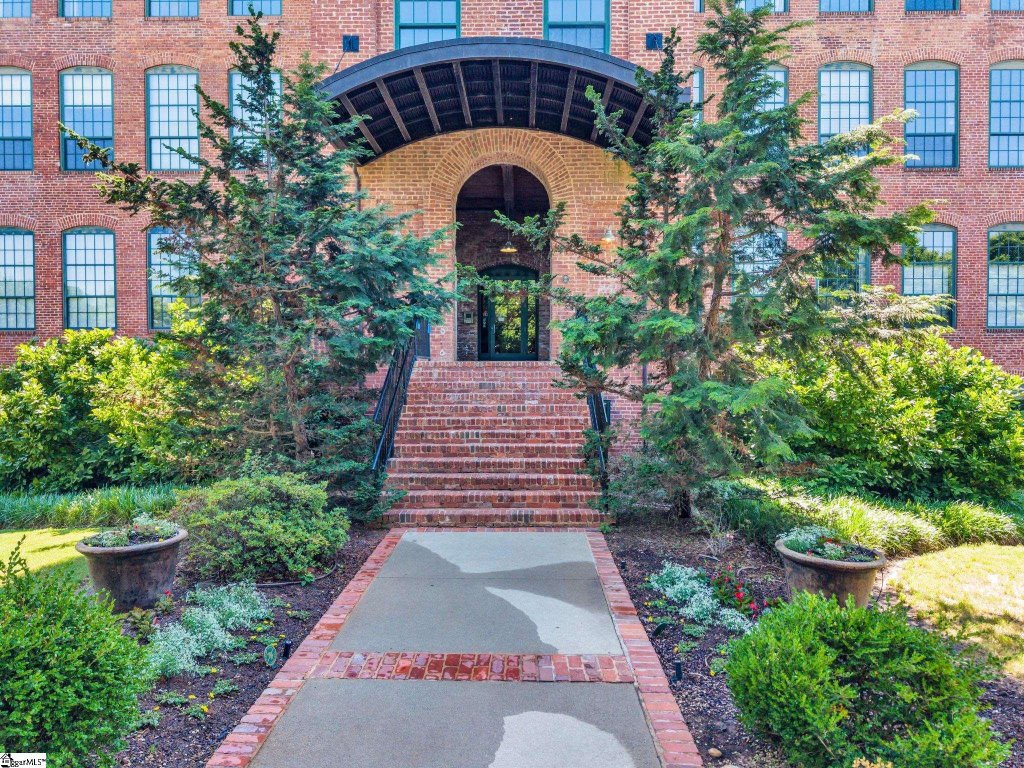 400 Mills Avenue #306