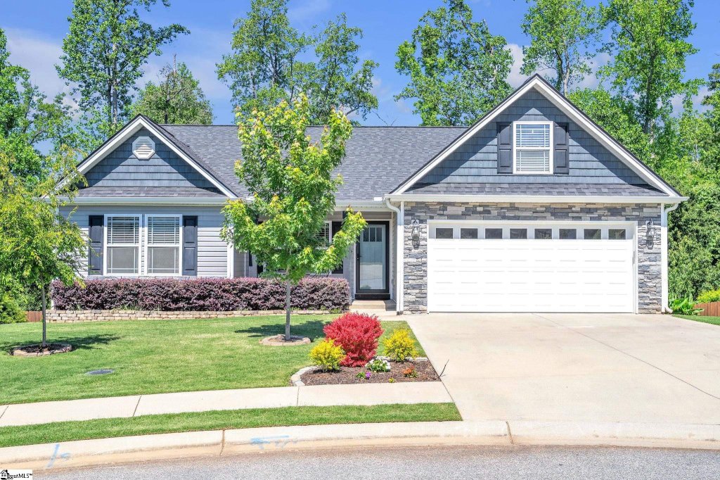 Orchard Crest, Greer community