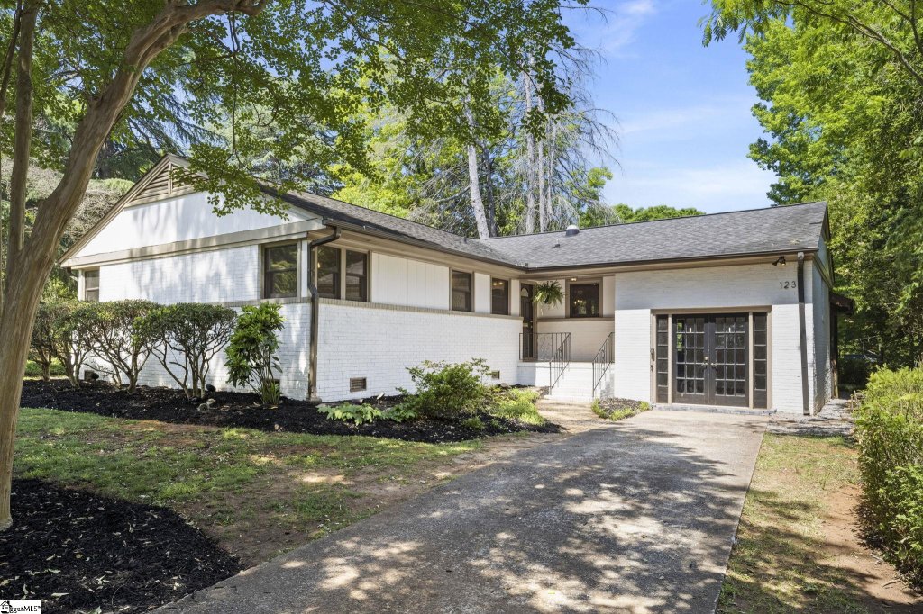 123 Ridgecrest Drive