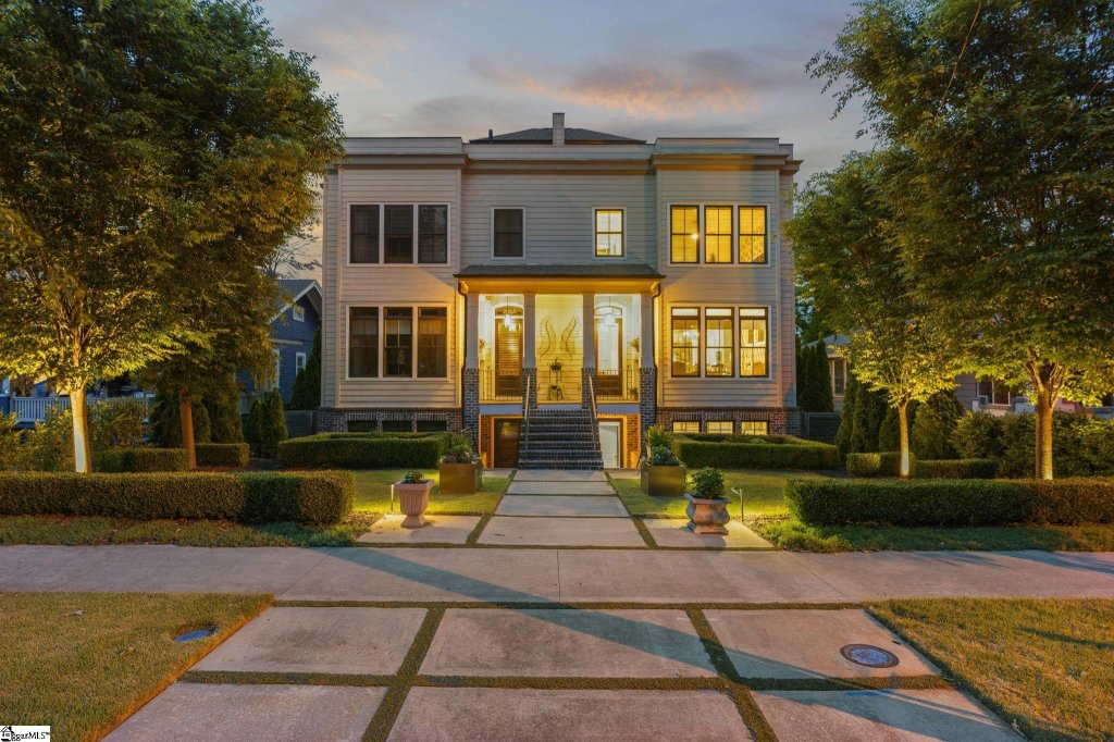 208-B Perry Avenue