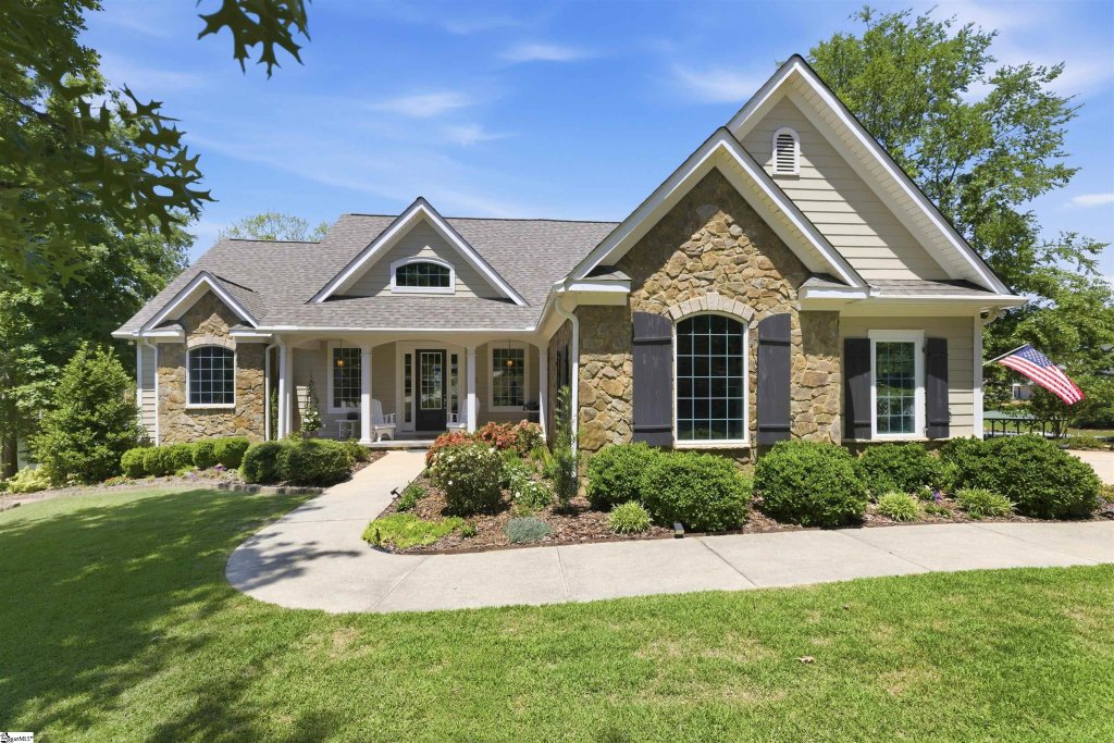 213 Commonwealth Drive