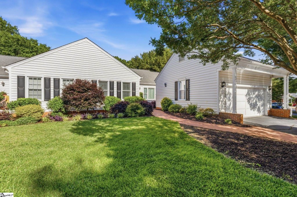 1200 Pelham, Greenville community
