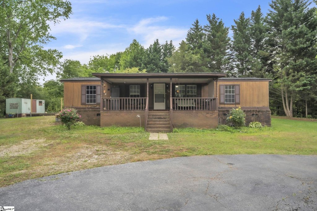 Mountain Lakes Estates, Piedmont community