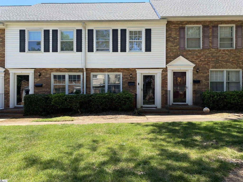 Carriage House Condos, Spartanburg community