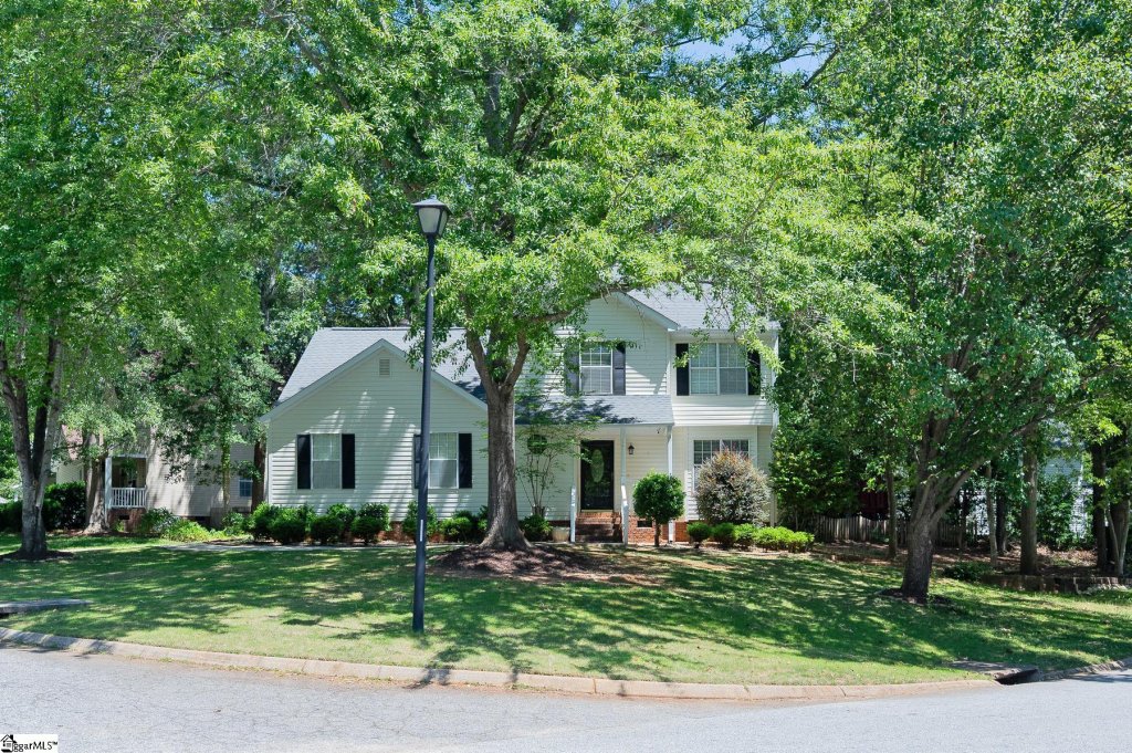 Gresham Woods, Simpsonville community