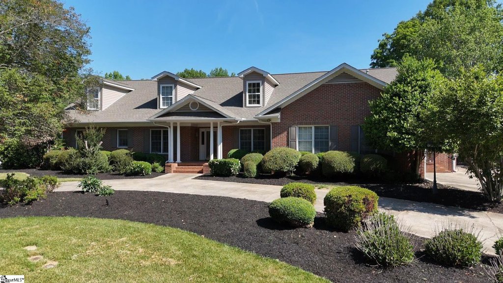 Linkside, Taylors community