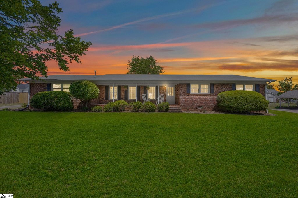 Wyatt Acres, Easley community