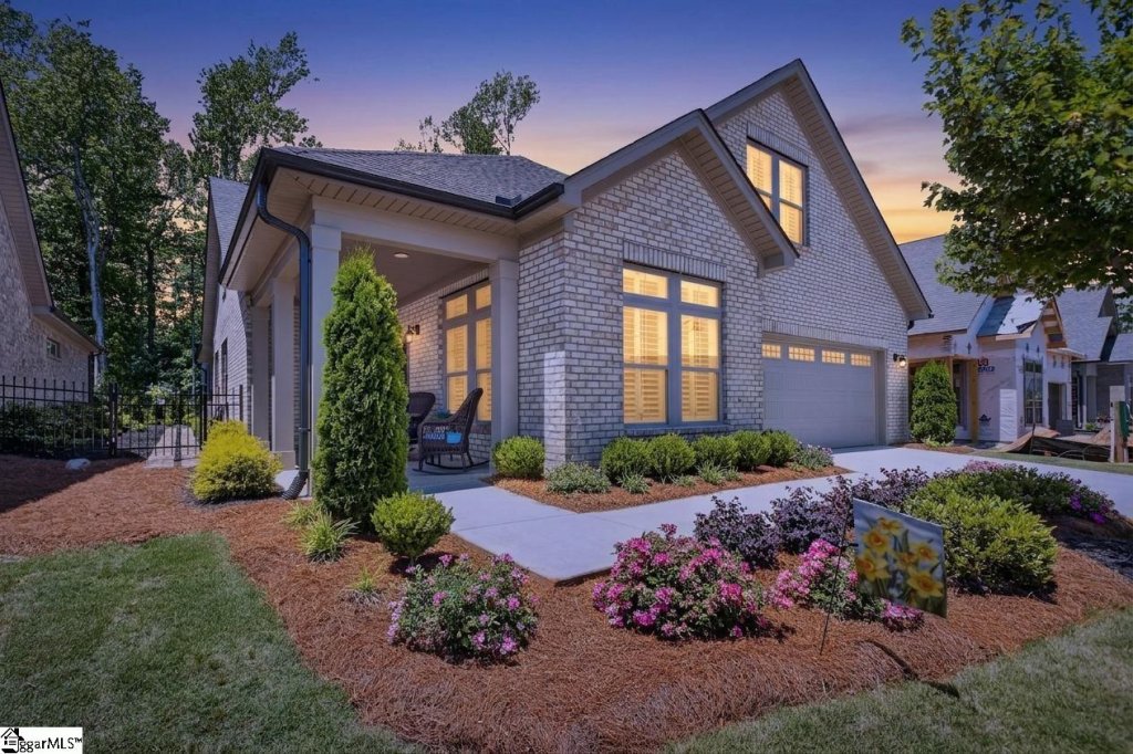 Blaize Ridge, Greer community