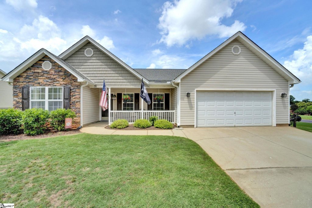 Granite Woods South, Greer community