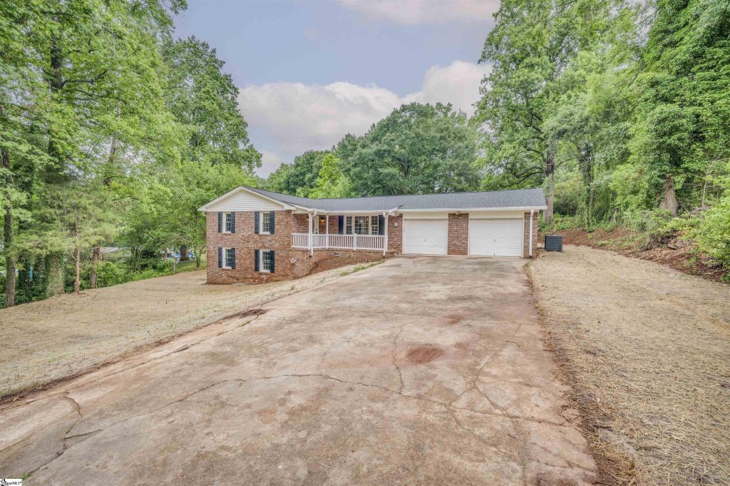 Riverdale, Greenville community