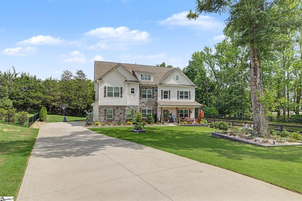 Upland Farms, Simpsonville community
