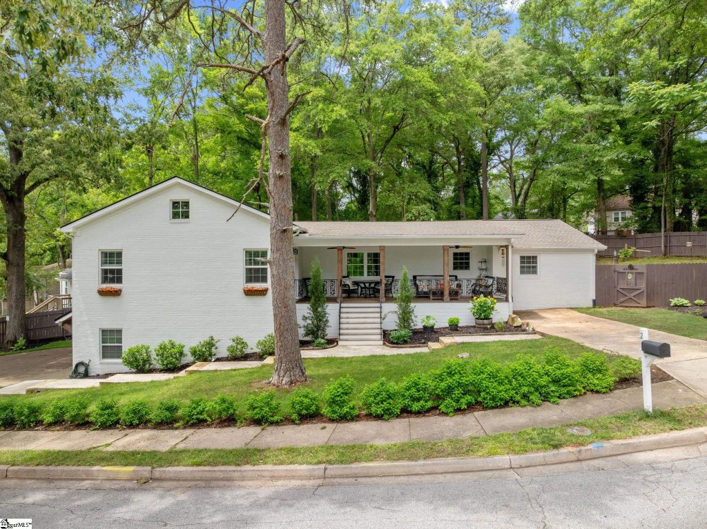 2 Prancer Avenue