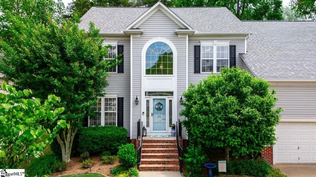 Woodland Creek, Travelers Rest community
