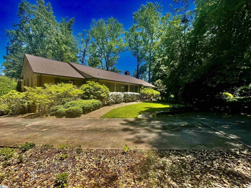 213 Old Town Way