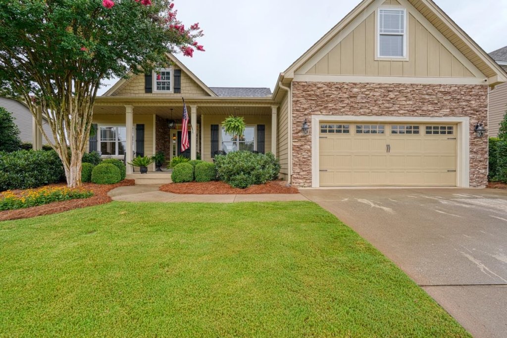 12 Hidden Springs Ln