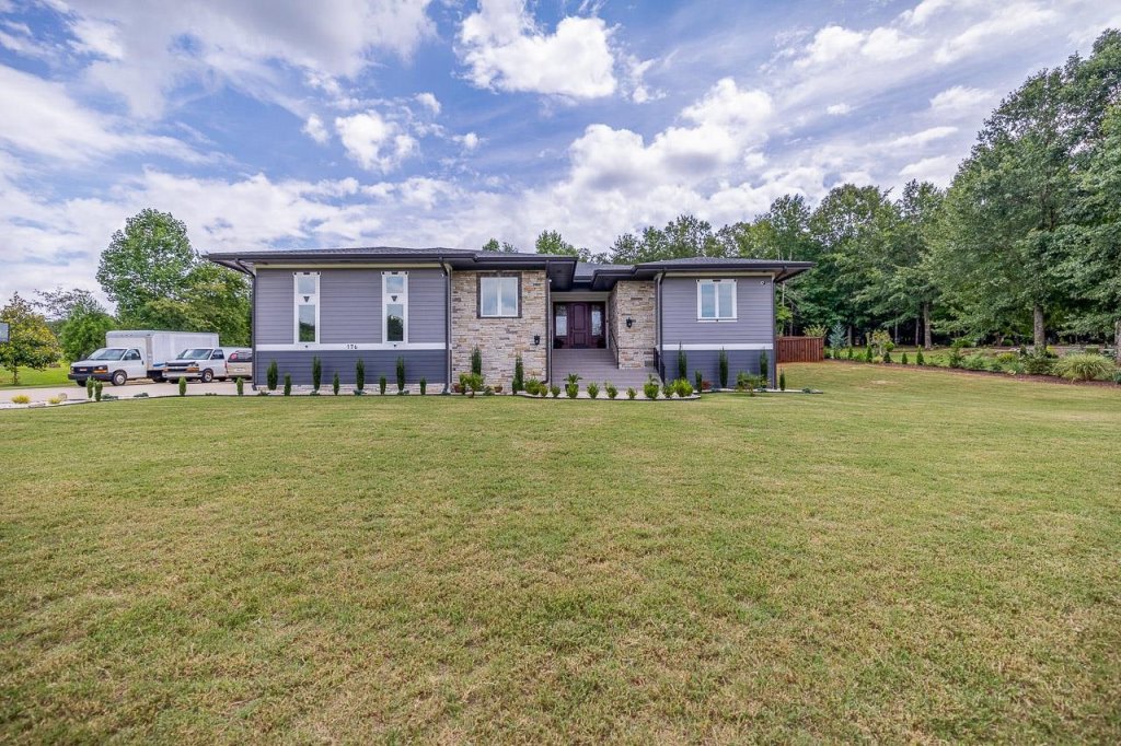 176 Shore Heights Dr