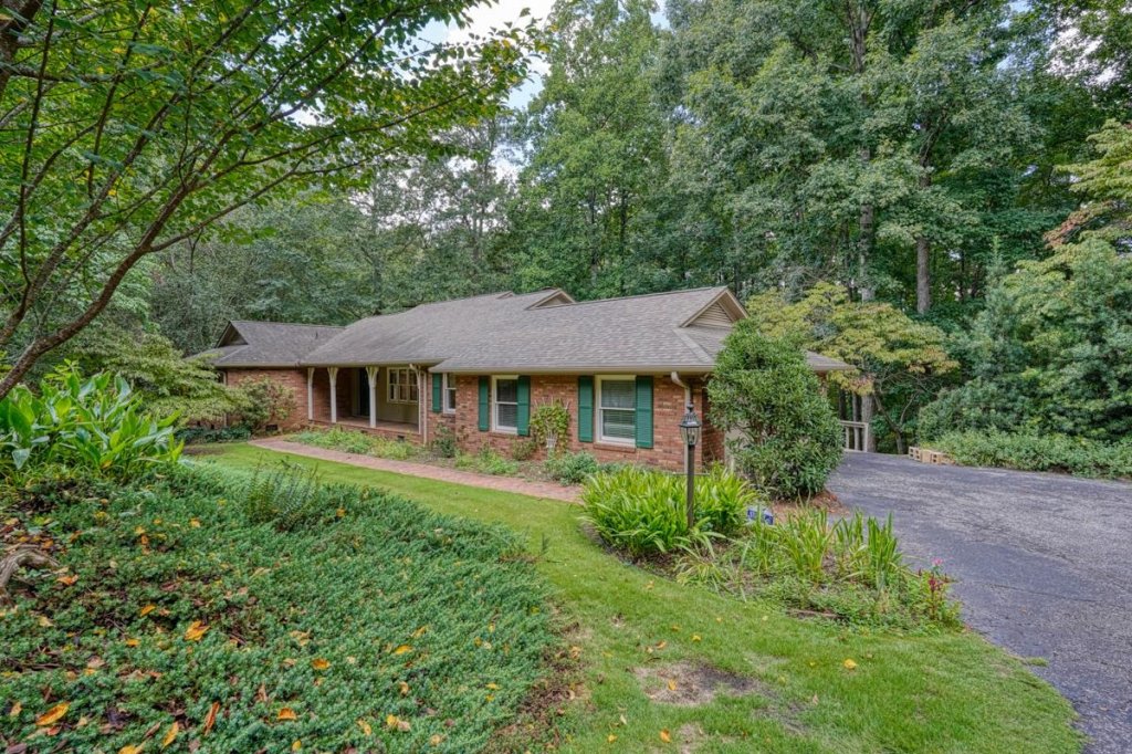 1224 Shadowood Drive