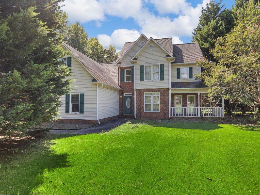 226 Hunters Pointe Drive