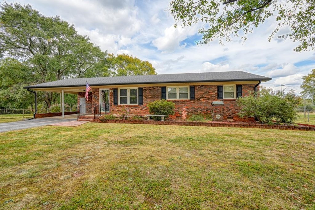 213 Scenic Circle