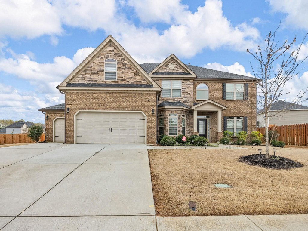 210 E Longfield Lane