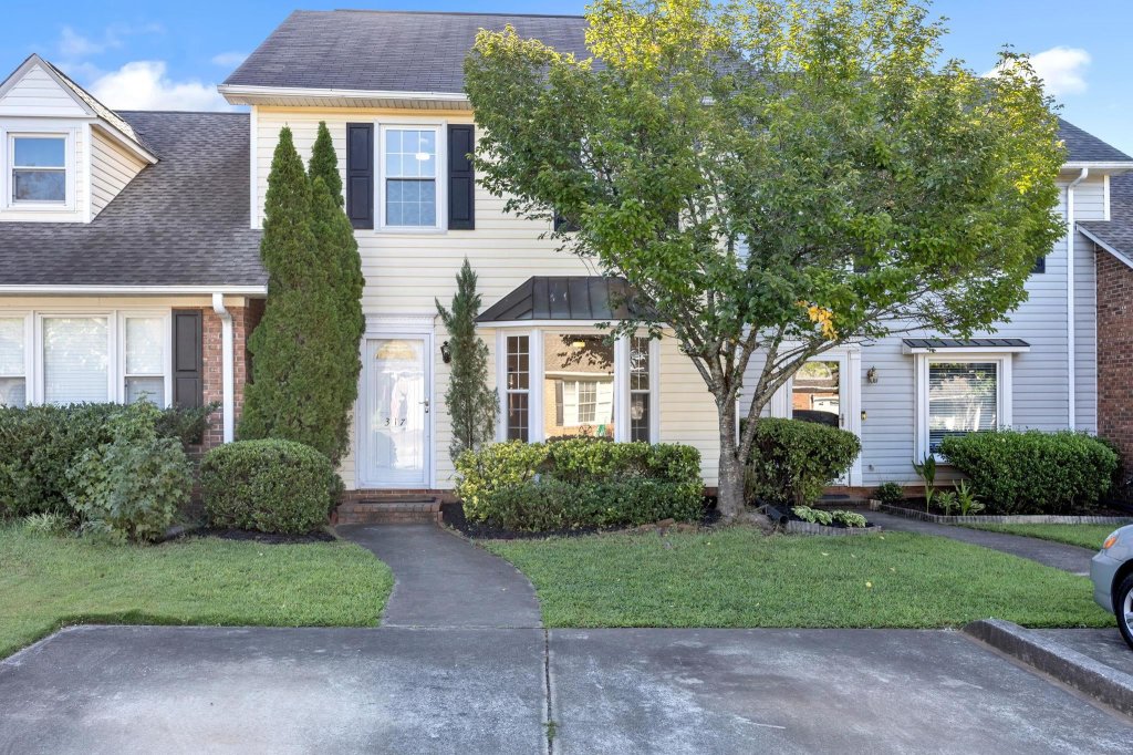 317 W Pointe Drive
