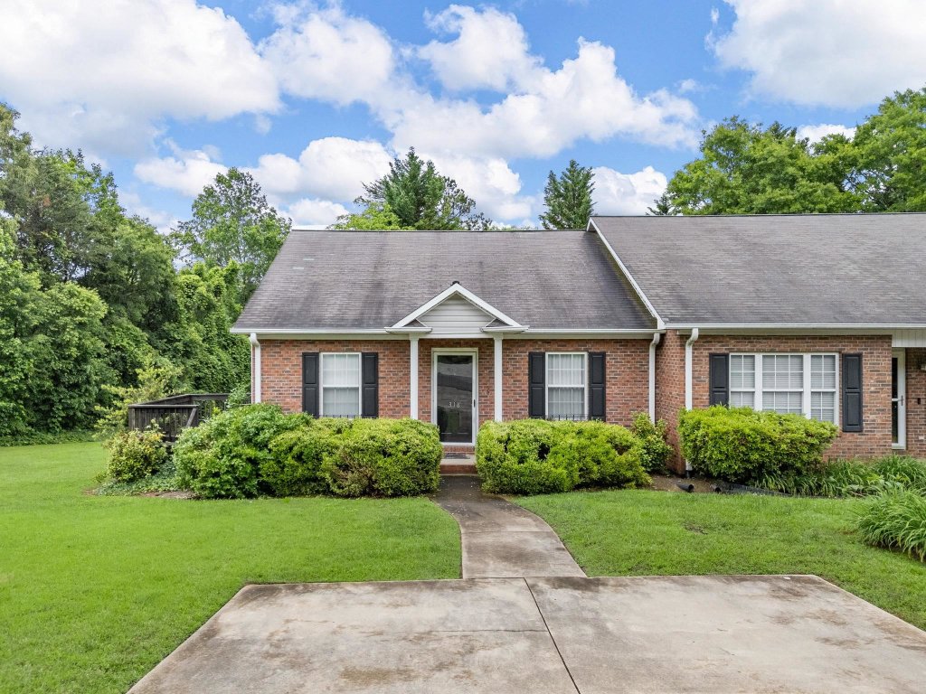 318 Sunridge Drive