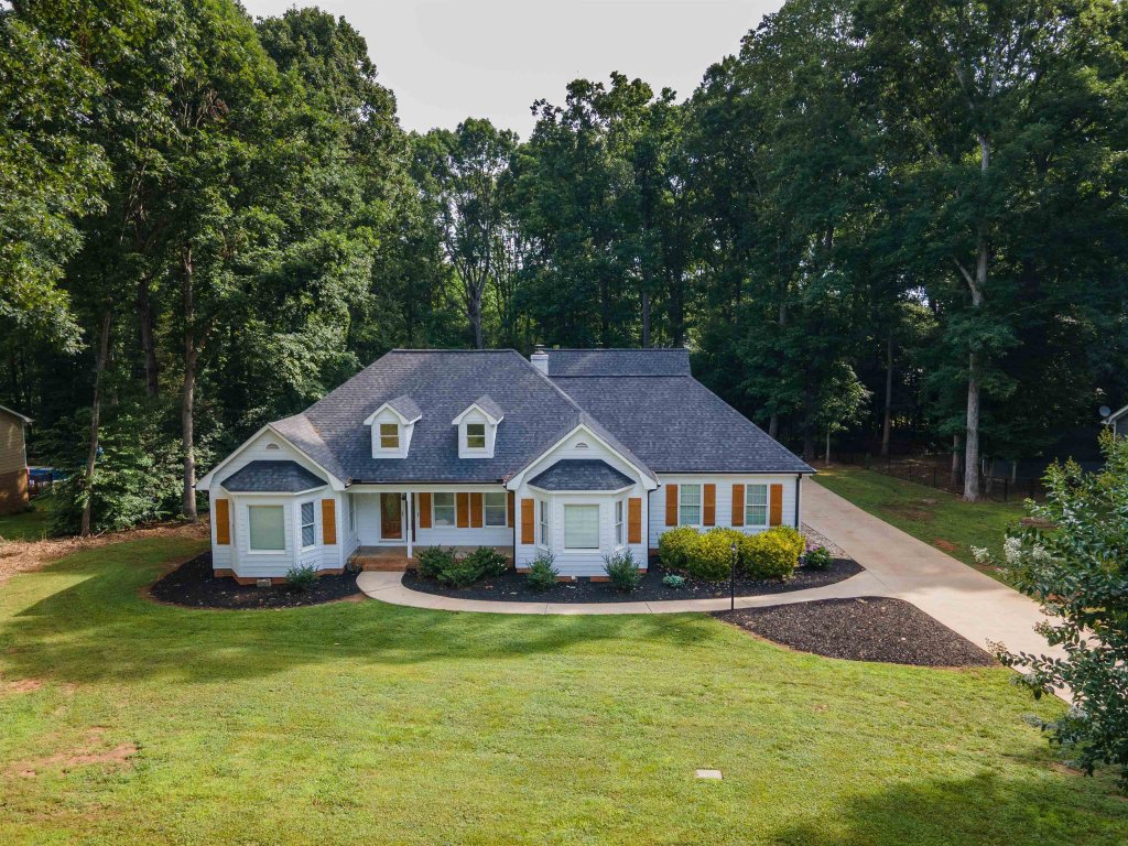 406 Lakewinds Boulevard