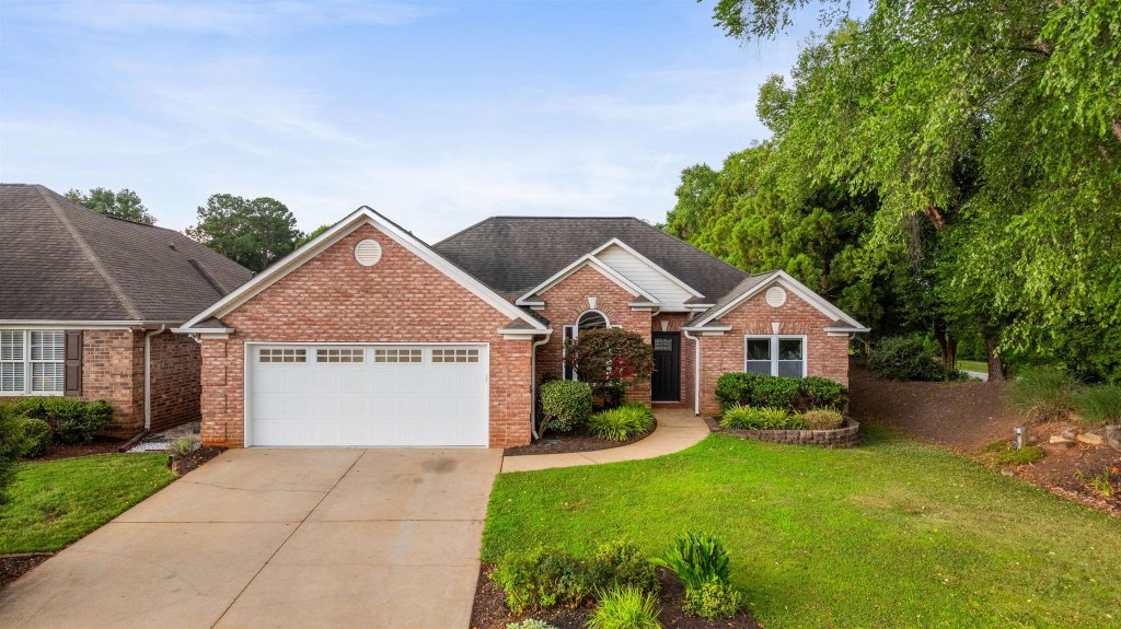 102 Hidden Ridge Drive