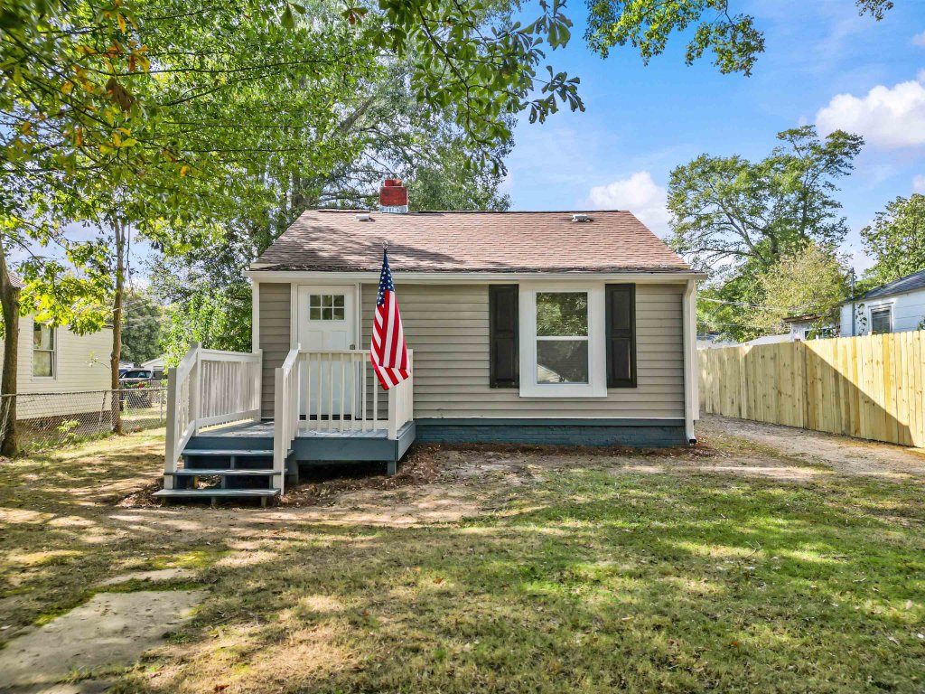 106 Camp Street