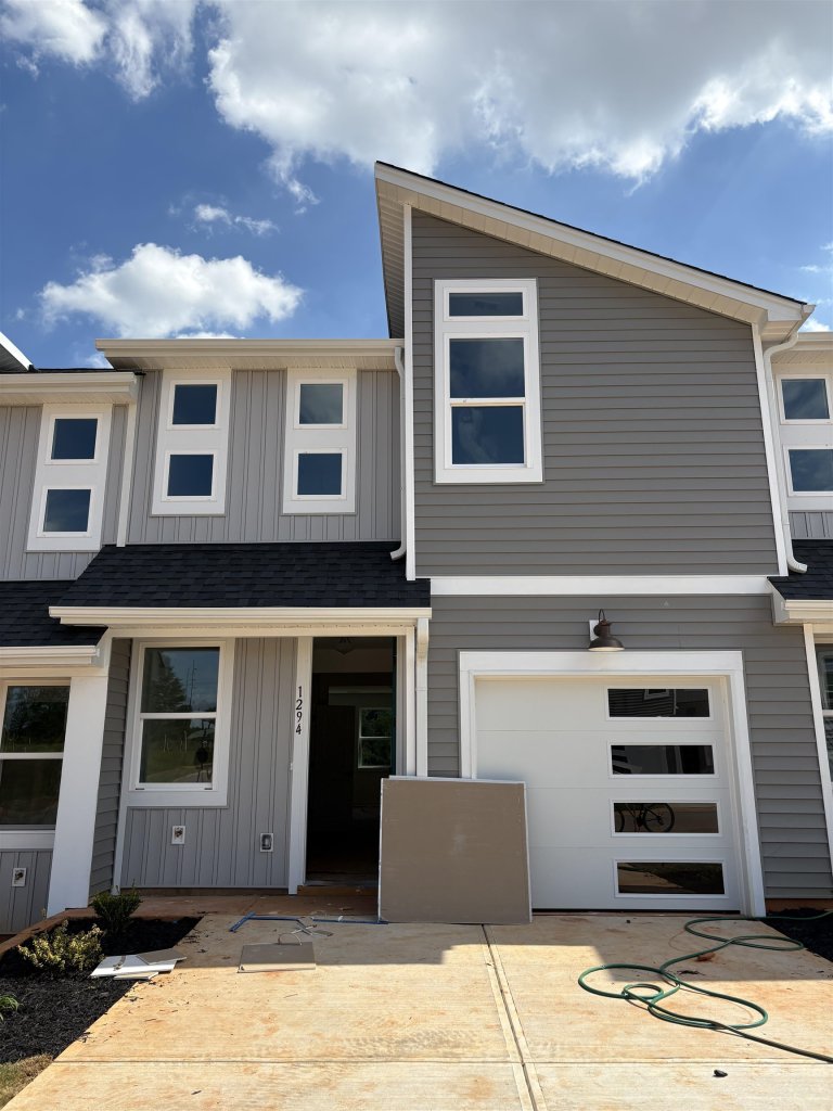 1596 Bayridge Road