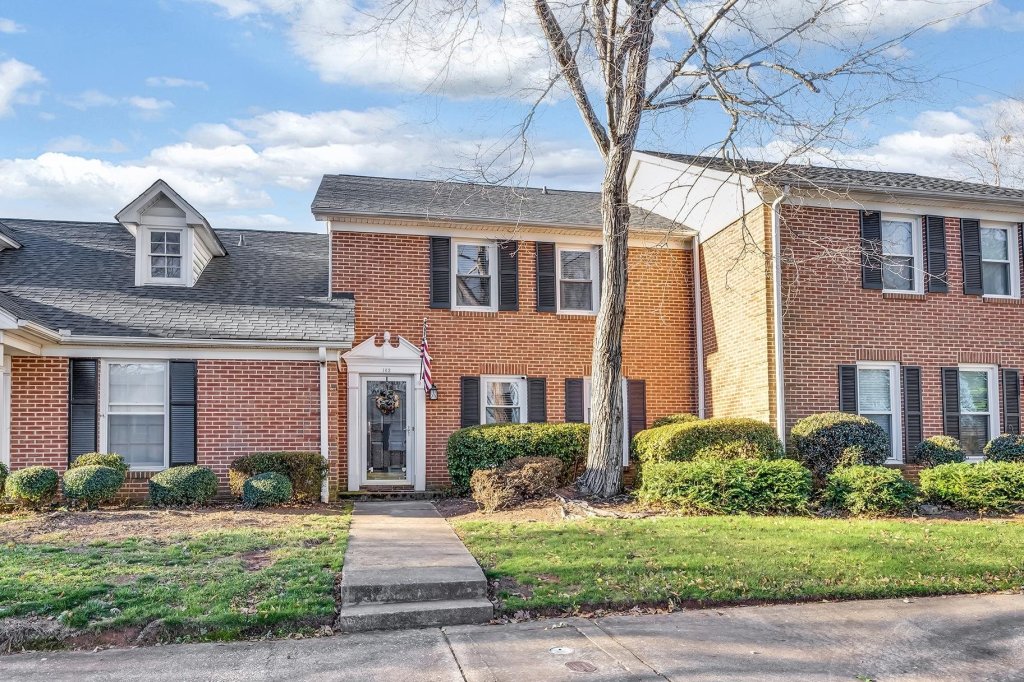 182 Buckstone Lane