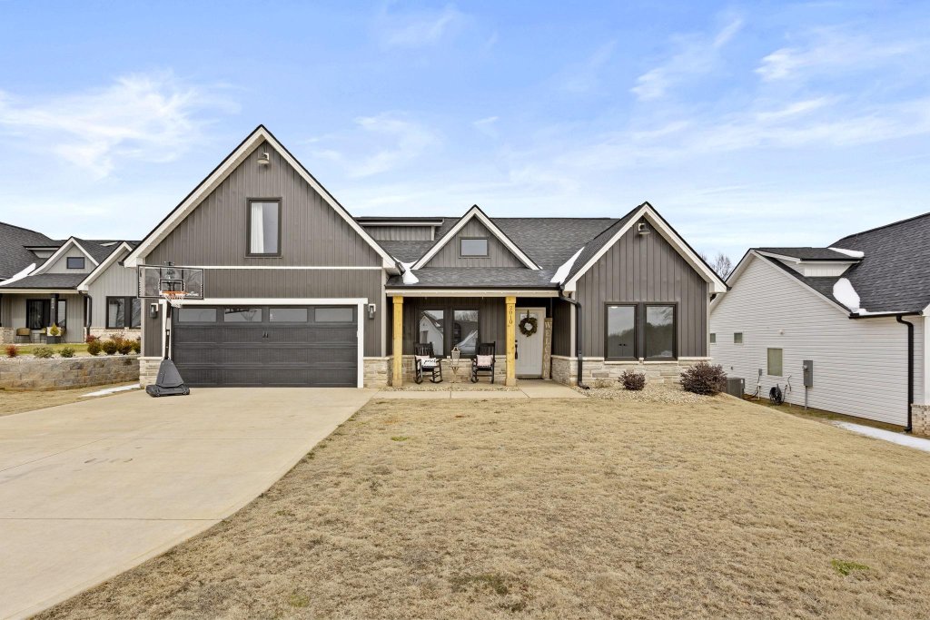 2010 Meadow Glen Court