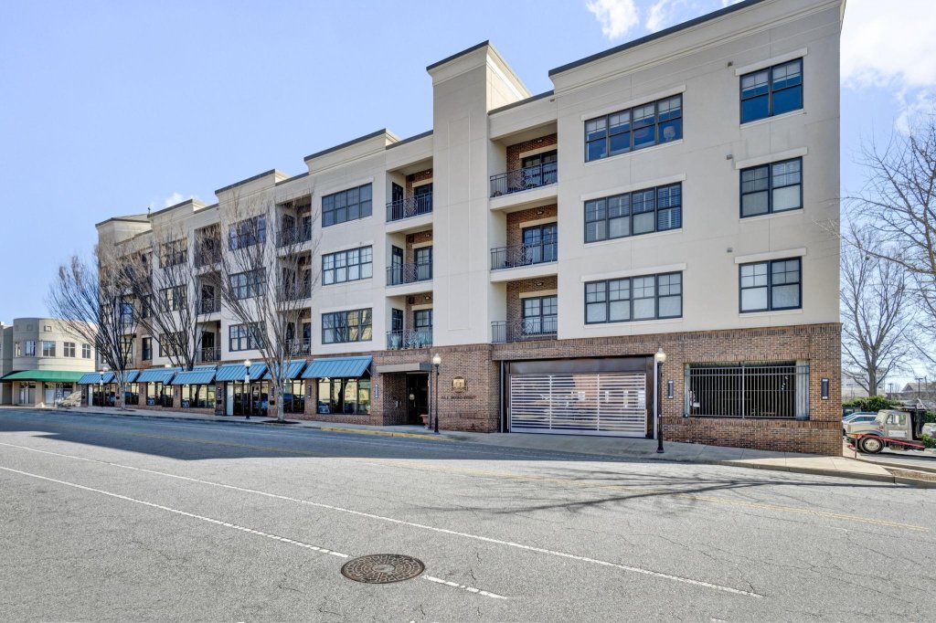 155 E Broad #206 Street