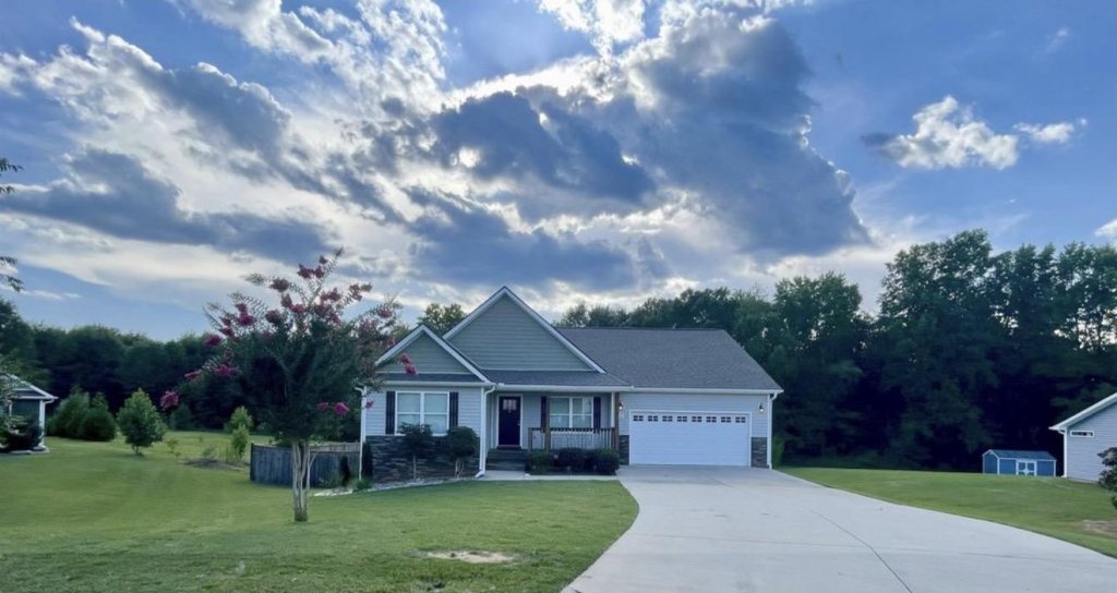 Manzanares, Inman community