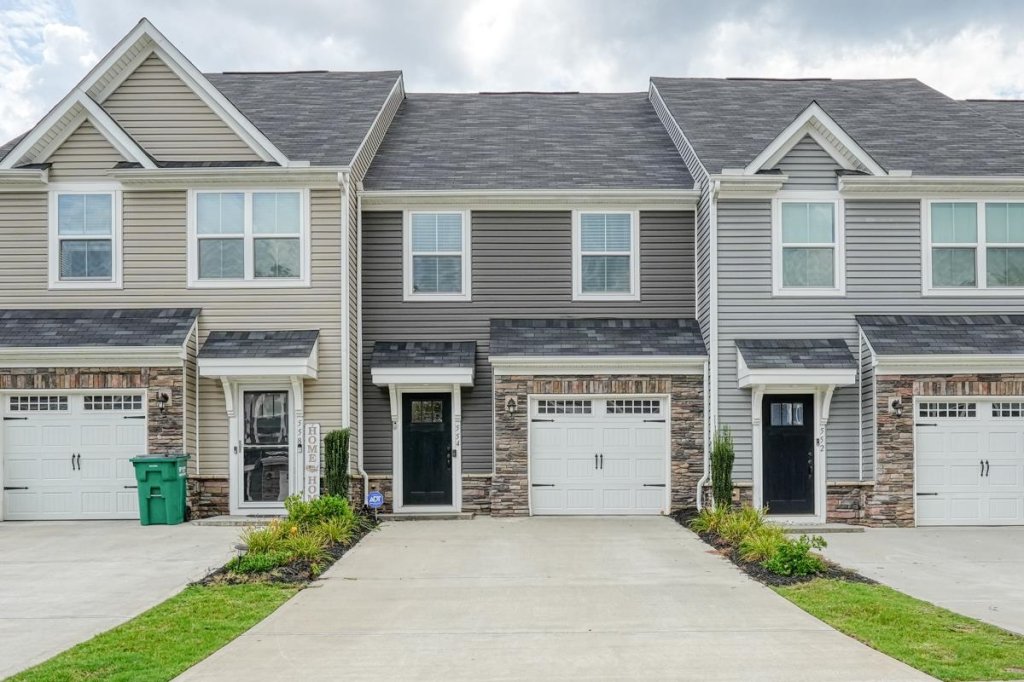 Weststone, Spartanburg community