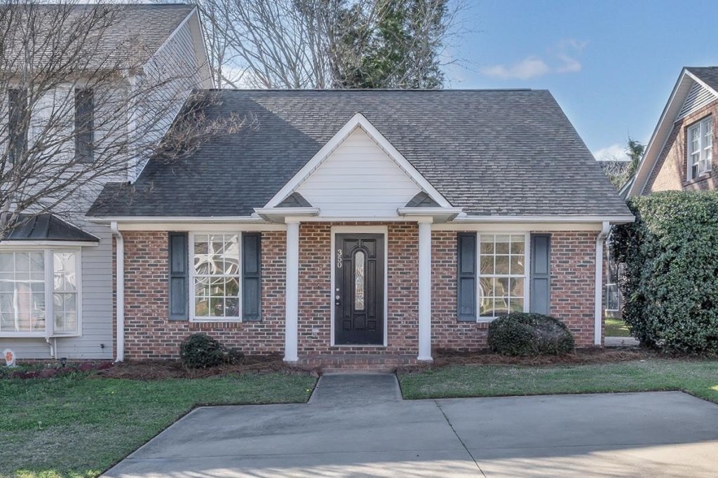 350 W Pointe Drive