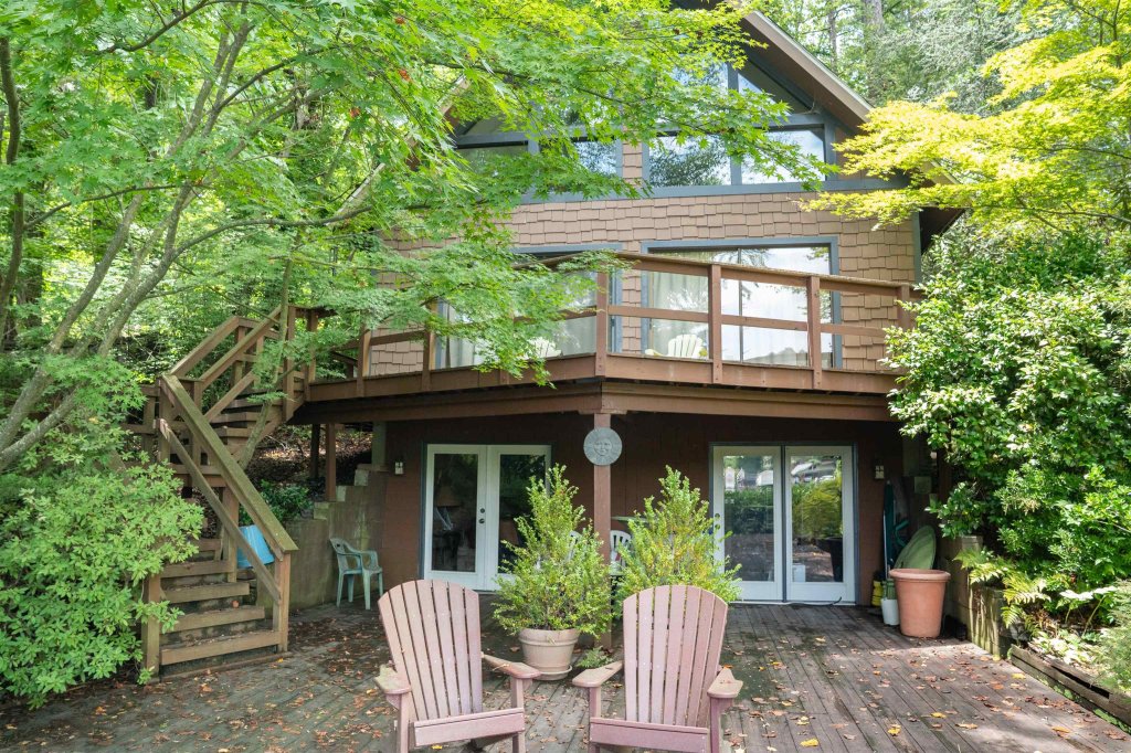 Lake Lanier, Landrum community