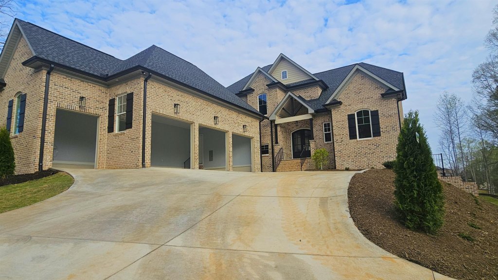 118 N Woodfin Drive