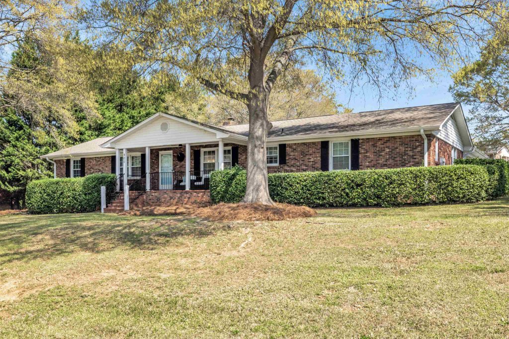 Mountainbrook, Boiling Springs community