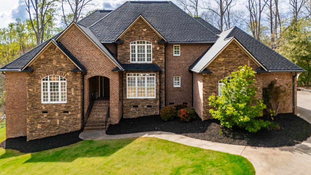 Londonderry, Moore community