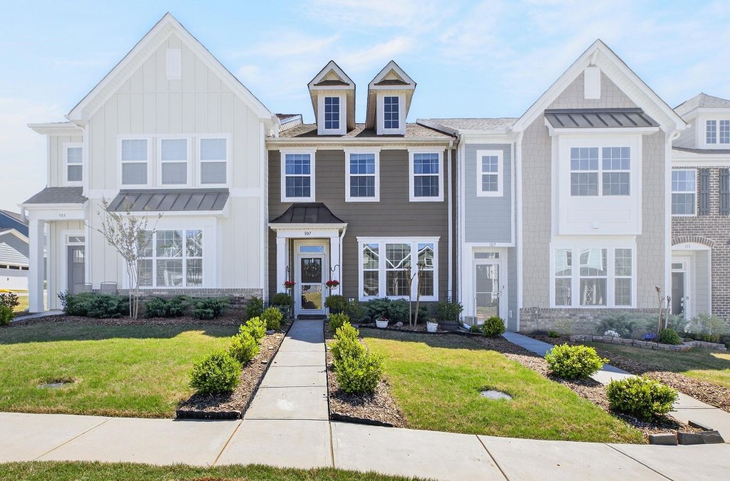 O'Neal Village, Greer community