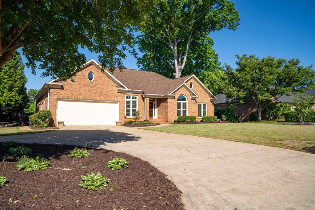 103 N Bennington Drive