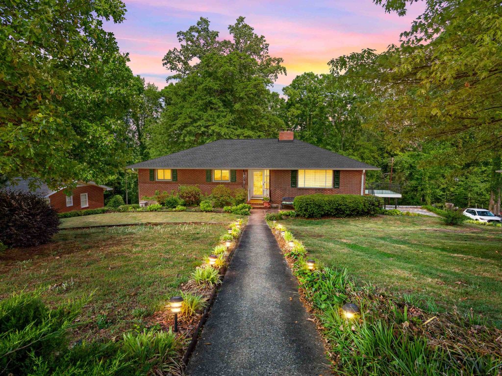 Cleveland Heights, Spartanburg community