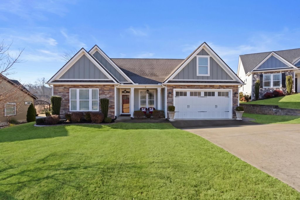 323 Holly Oaks Lane
