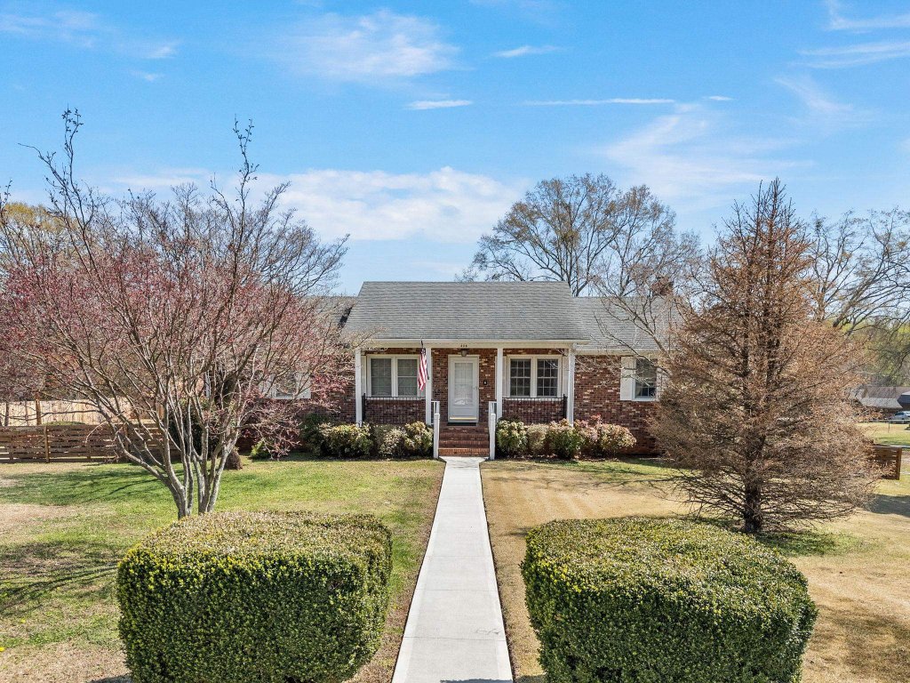 Ferndale, Boiling Springs community