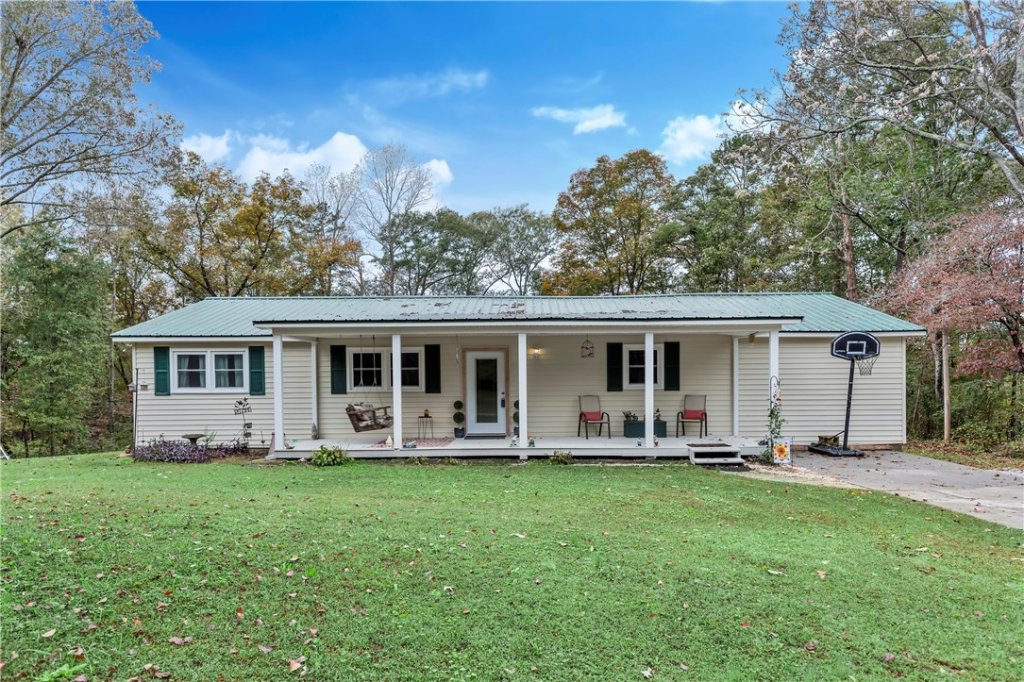 557 Greenbriar Drive