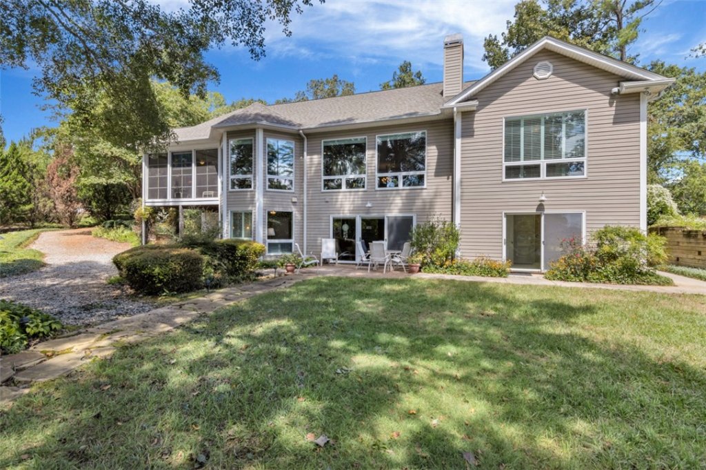 304 E Sunrise Lane