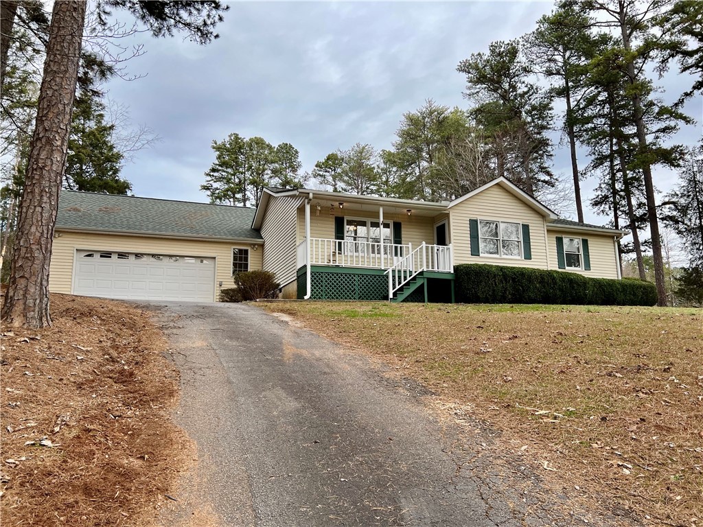 123 Lakewood Drive