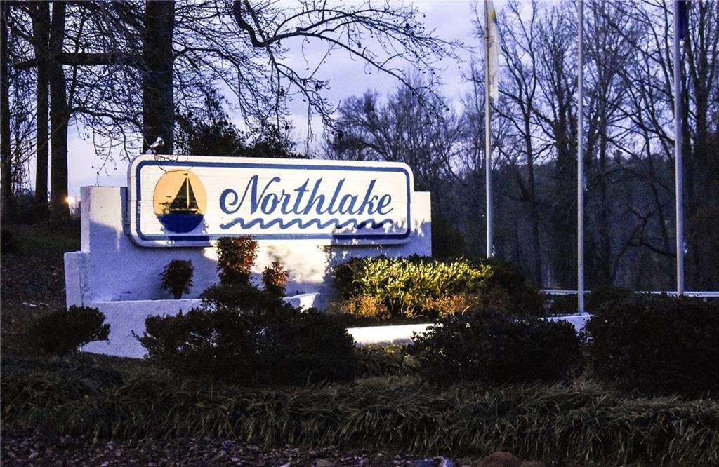 2011 Northlake Drive