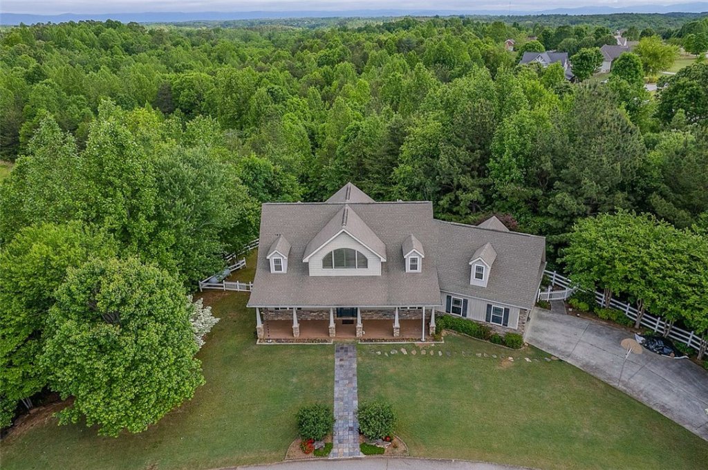 302 Meadowlark Lane